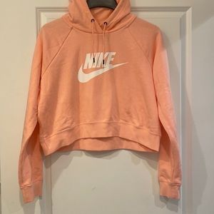 Nike womens semi crop